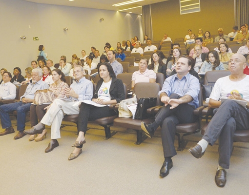 Representantes de empresas e entidades, e autoridades se reuniram para debater os desafios da inclusão da pessoa com deficiência nas organizações