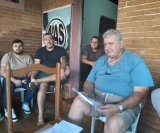 O diretor Daio, responsável pela reunião